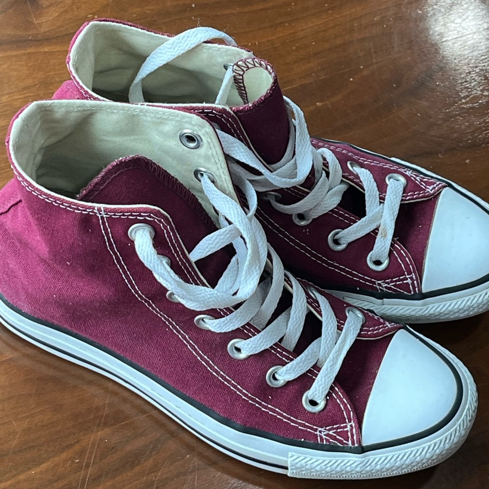 Converse Chuck Taylor High Tops - Picture 3 of 5